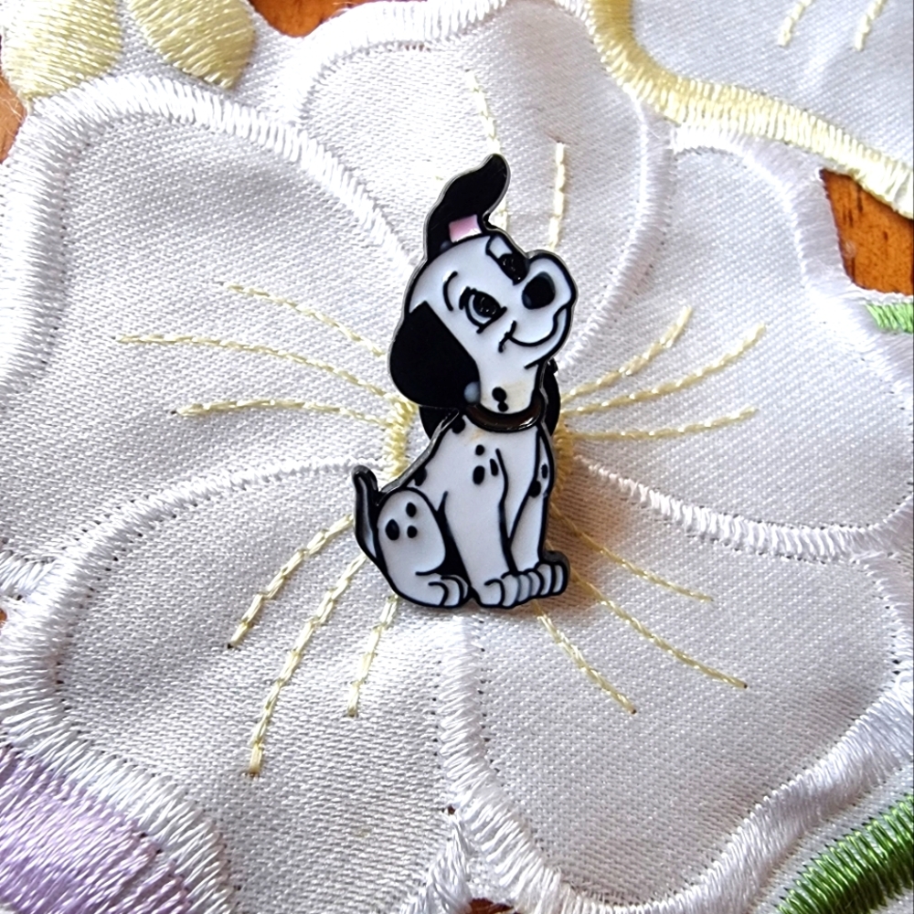 🆕️ 101 Dalmatians Puppy Dog Enamel Pin - Black and White